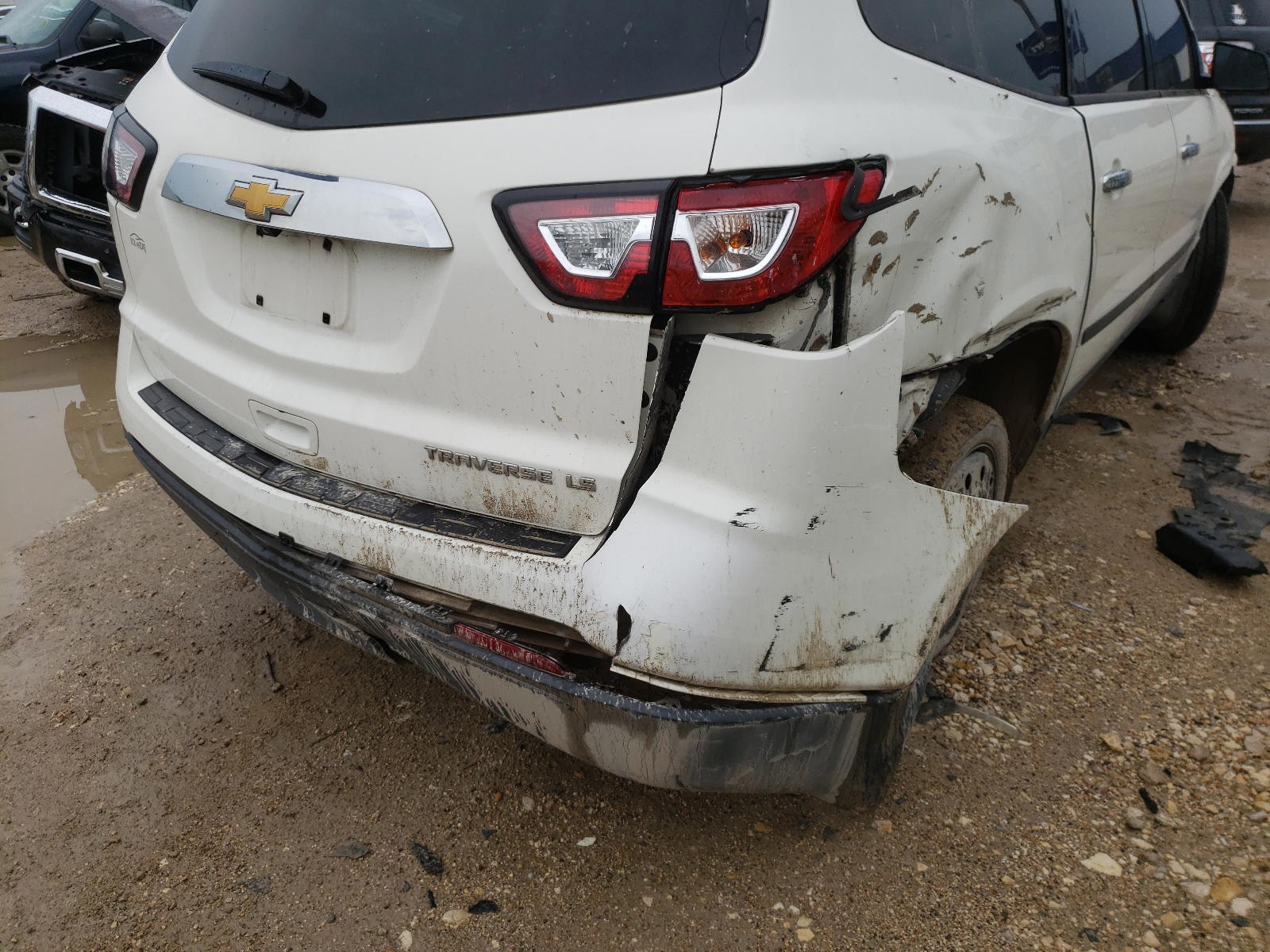 Photo 9 from auction – 2014 CHEVROLET TRAVERSE L with VIN 1GNKRFED5EJ228520