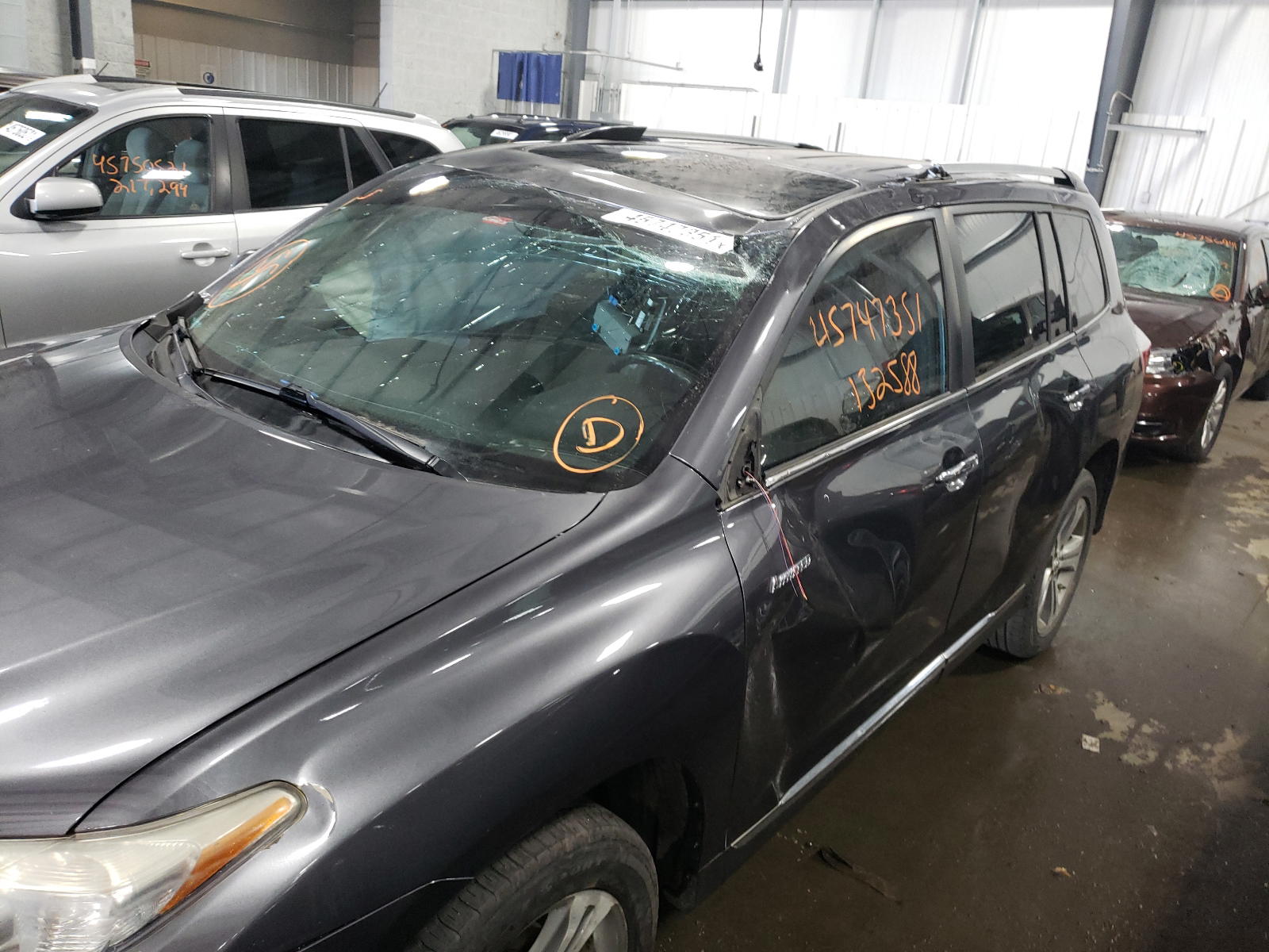 Photo 9 from auction – 2011 TOYOTA HIGHLANDER with VIN 5TDDK3EH2BS090179