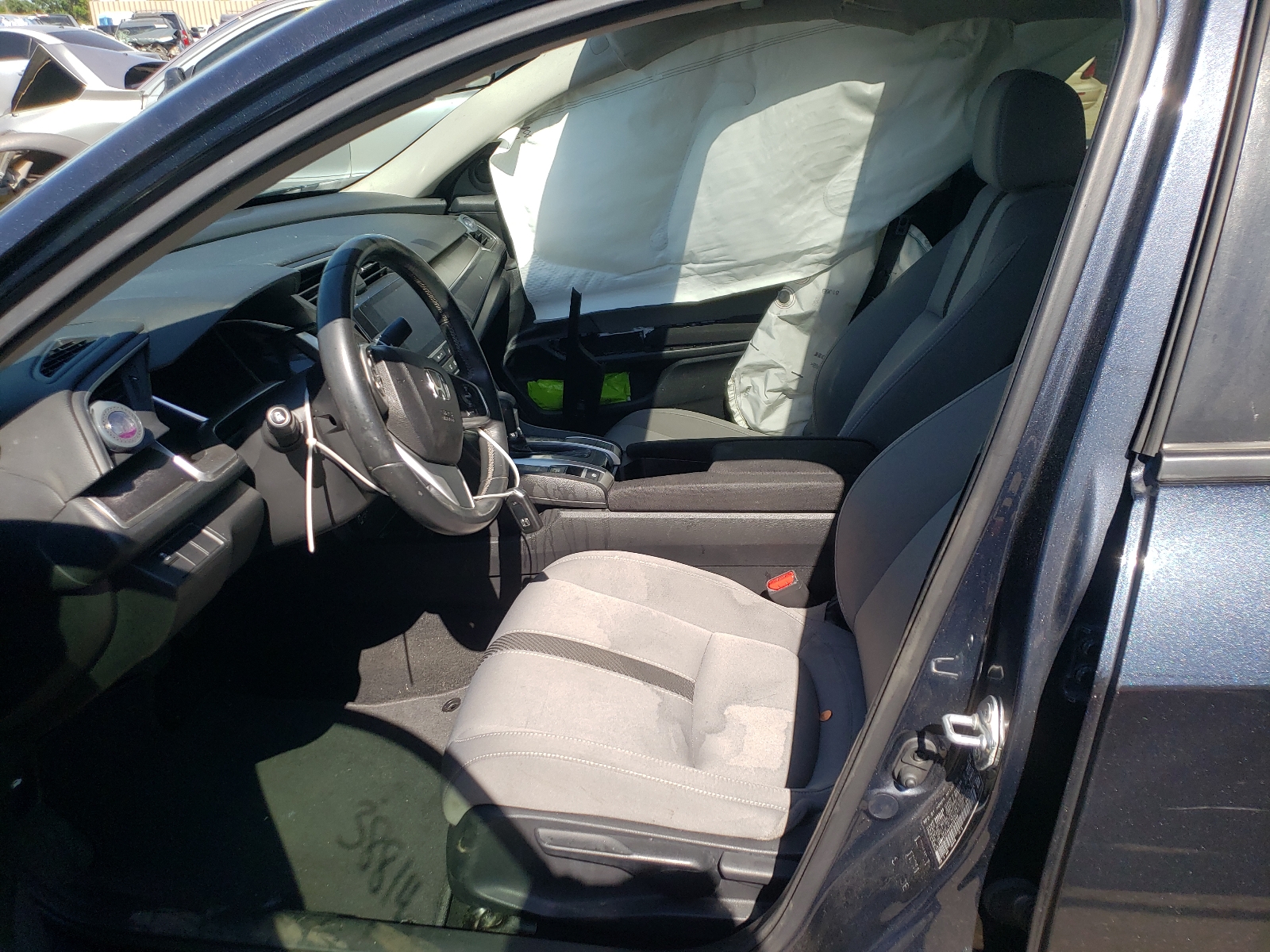 Photo 5 from auction – 2018 HONDA CIVIC EX with VIN JHMFC1F38JX018049
