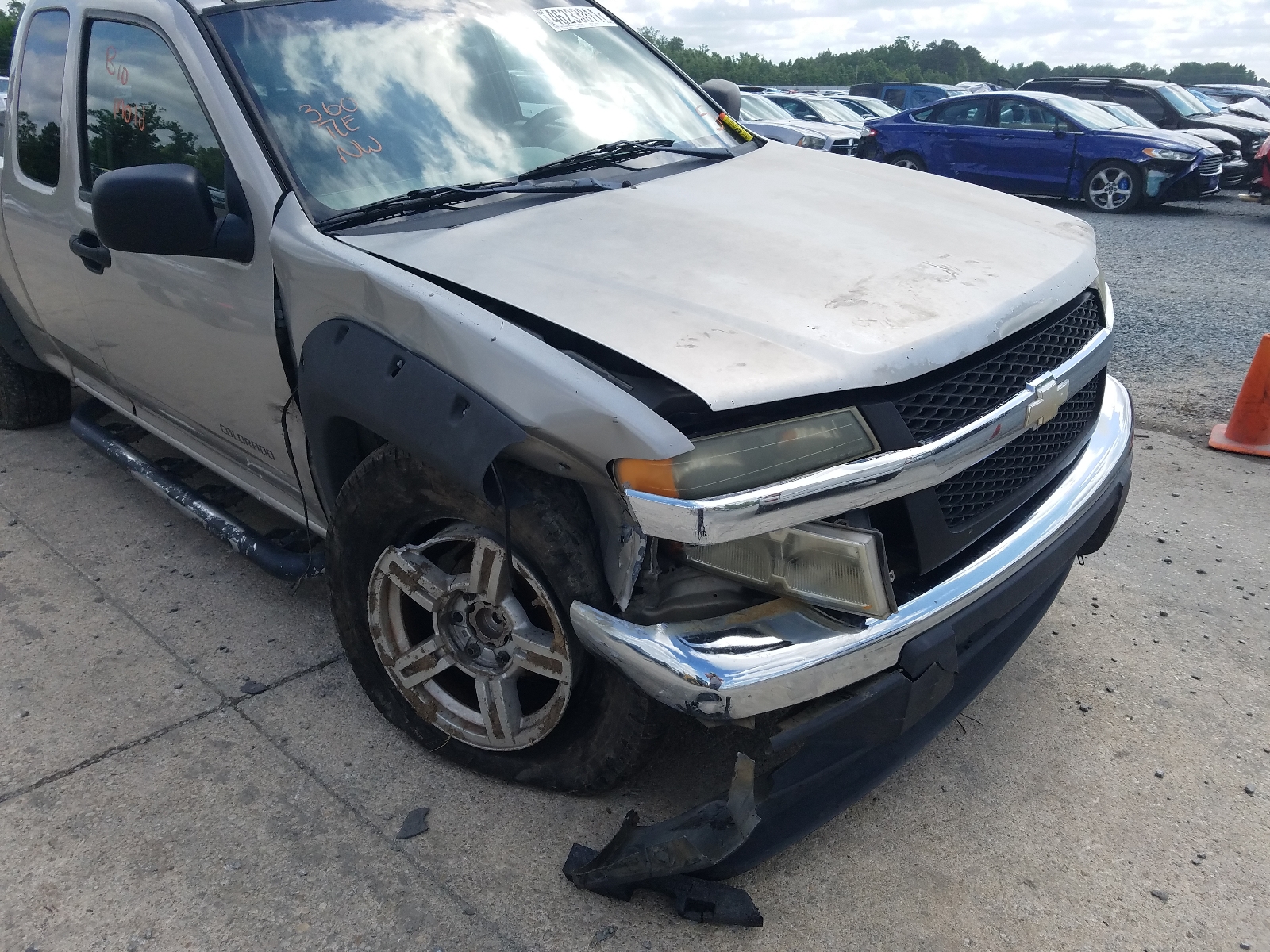 Photo 9 from auction – 2004 CHEVROLET COLORADO with VIN 1GCDS196448143601