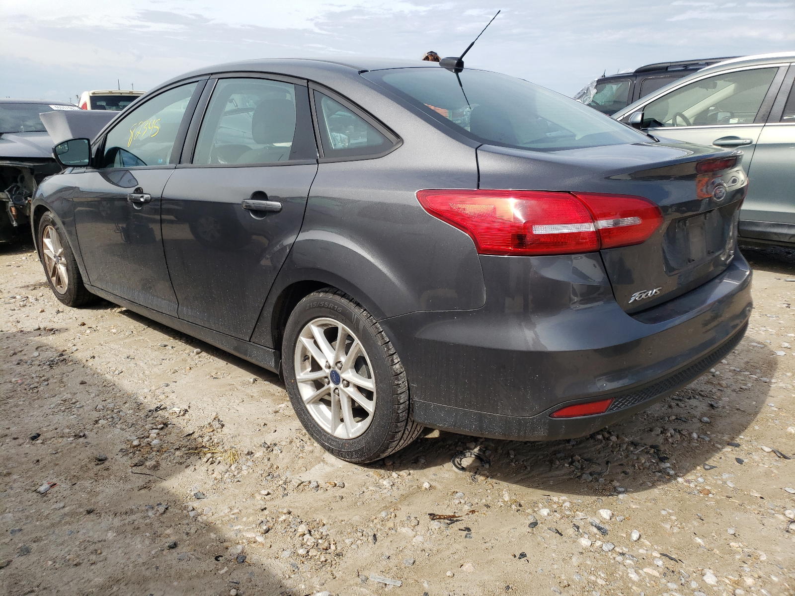 Photo 3 from auction – 2016 FORD FOCUS SE with VIN 1FADP3F25GL245320