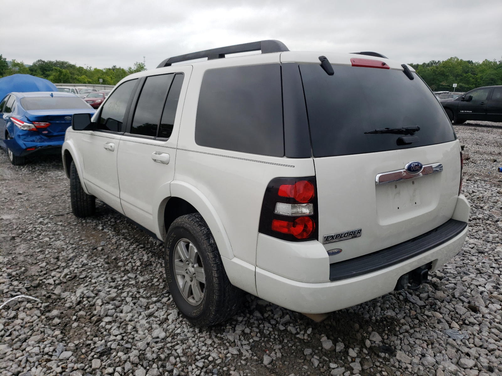 Photo 3 from auction – 2008 FORD EXPLORER X with VIN 1FMEU63E48UA08705