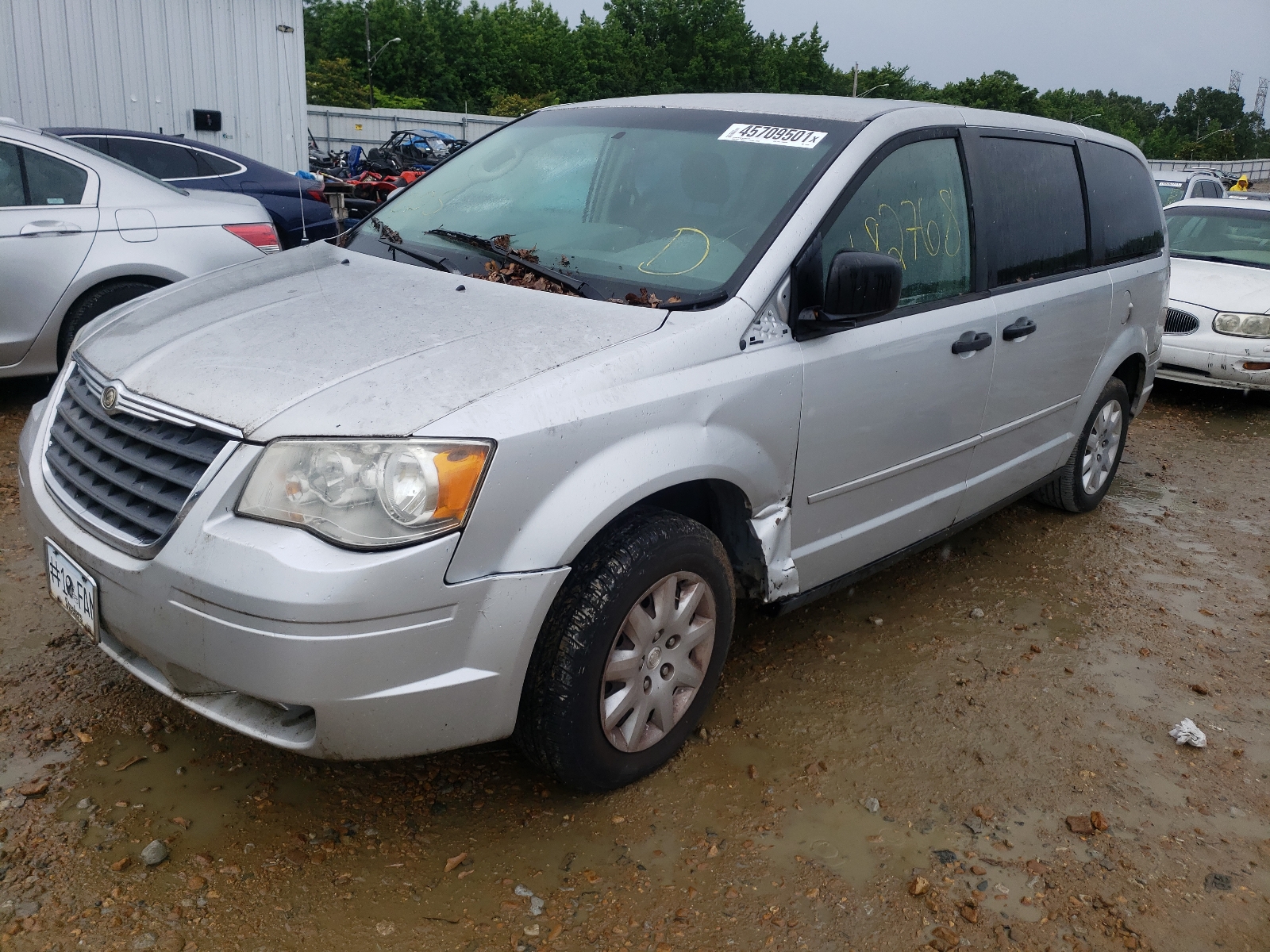 Photo 2 from auction – 2008 CHRYSLER TOWN & COU with VIN 2A8HR54P48R758186