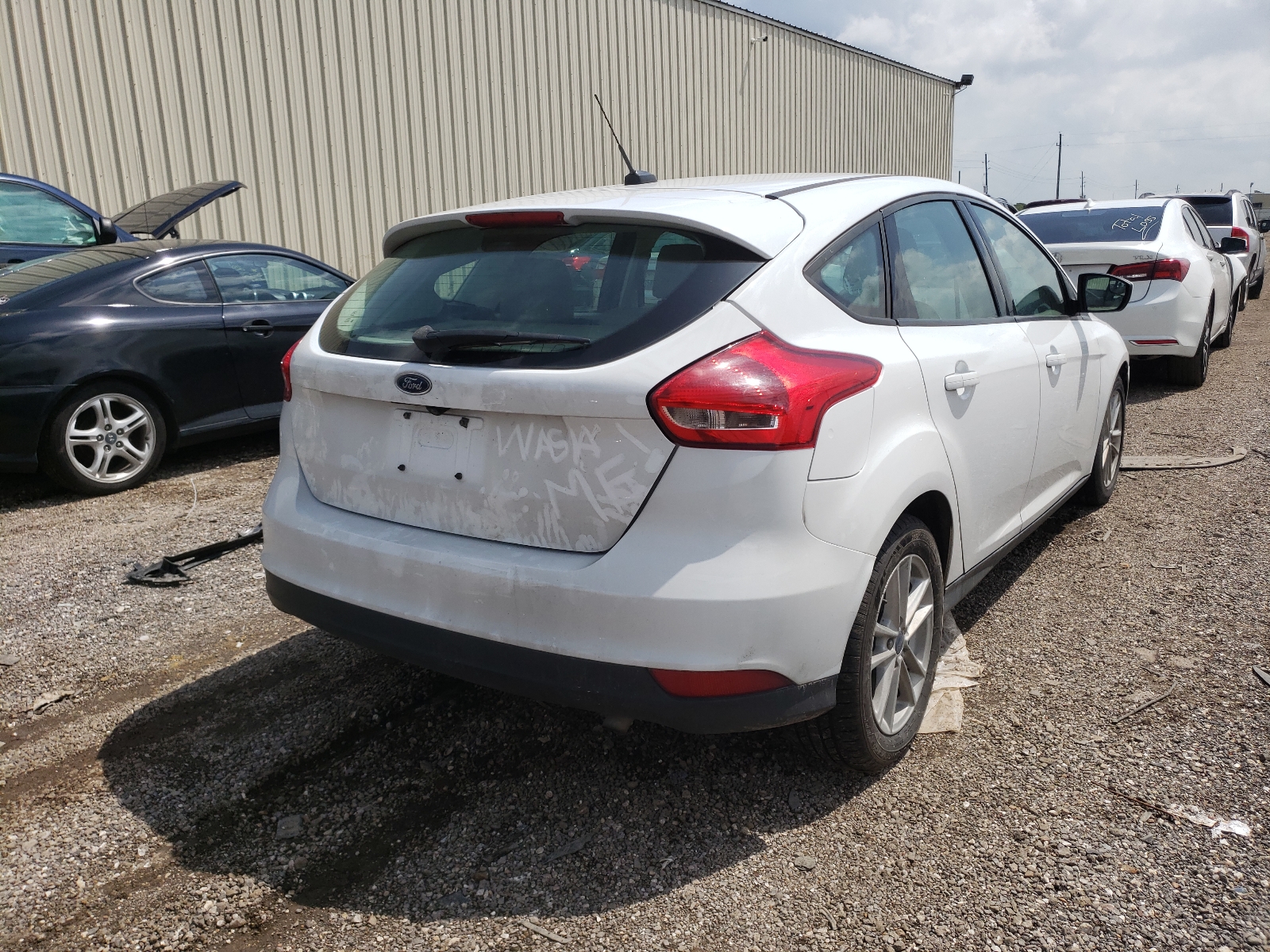 Zdjęcie 4 z aukcji – 2018 FORD FOCUS SE z VIN 1FADP3K23JL295047