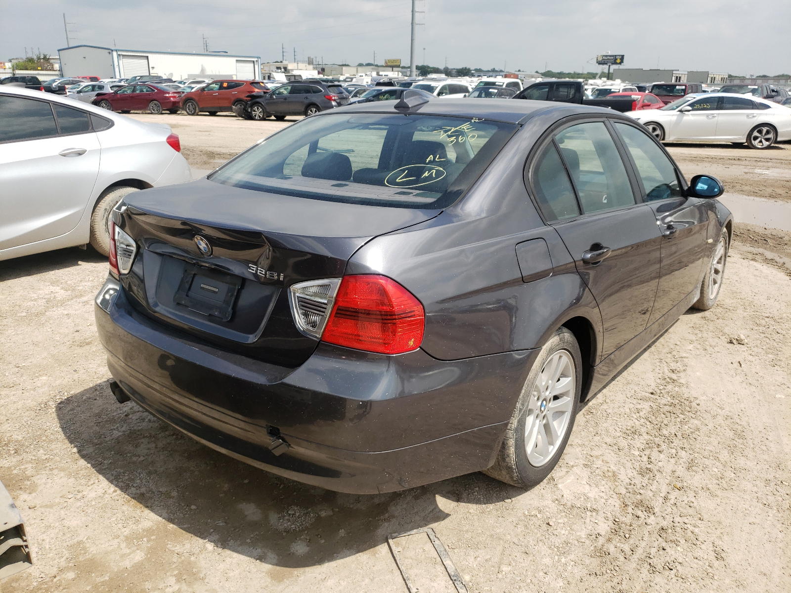 Photo 4 from auction – 2007 BMW 328 I with VIN WBAVA37567NL11187