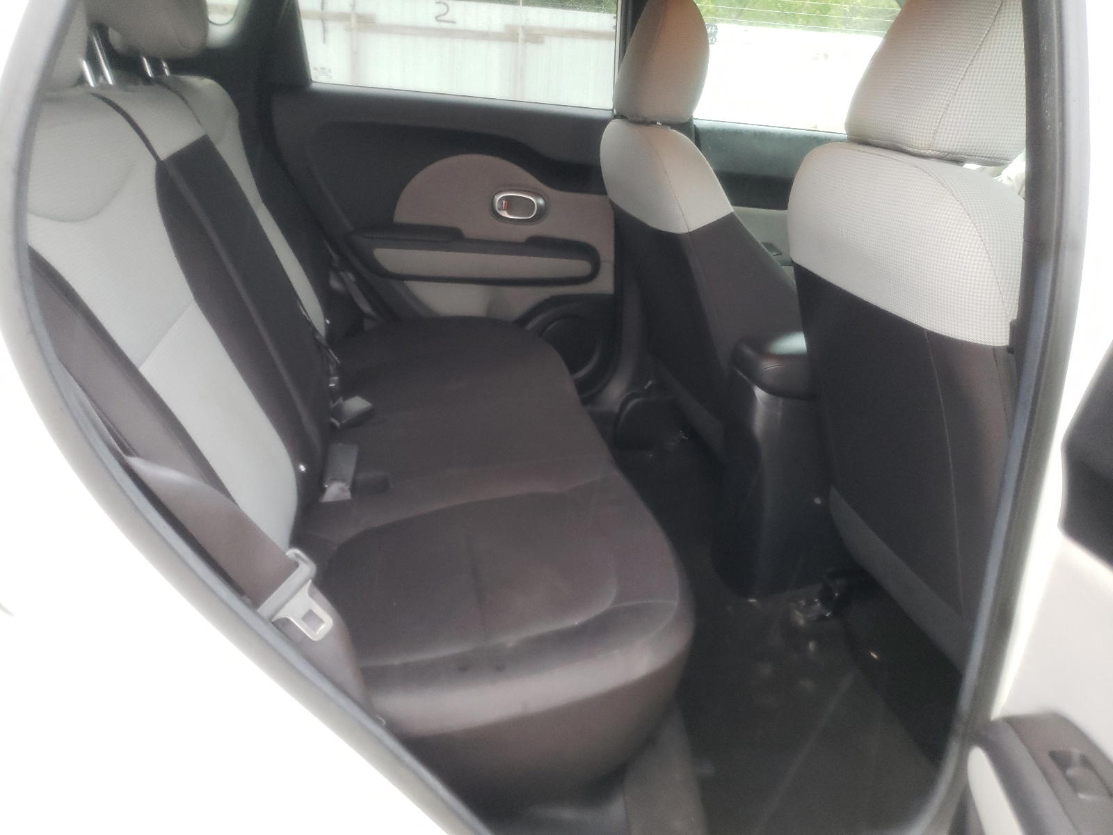Photo 6 from auction – 2015 KIA SOUL with VIN KNDJN2A24F7228908