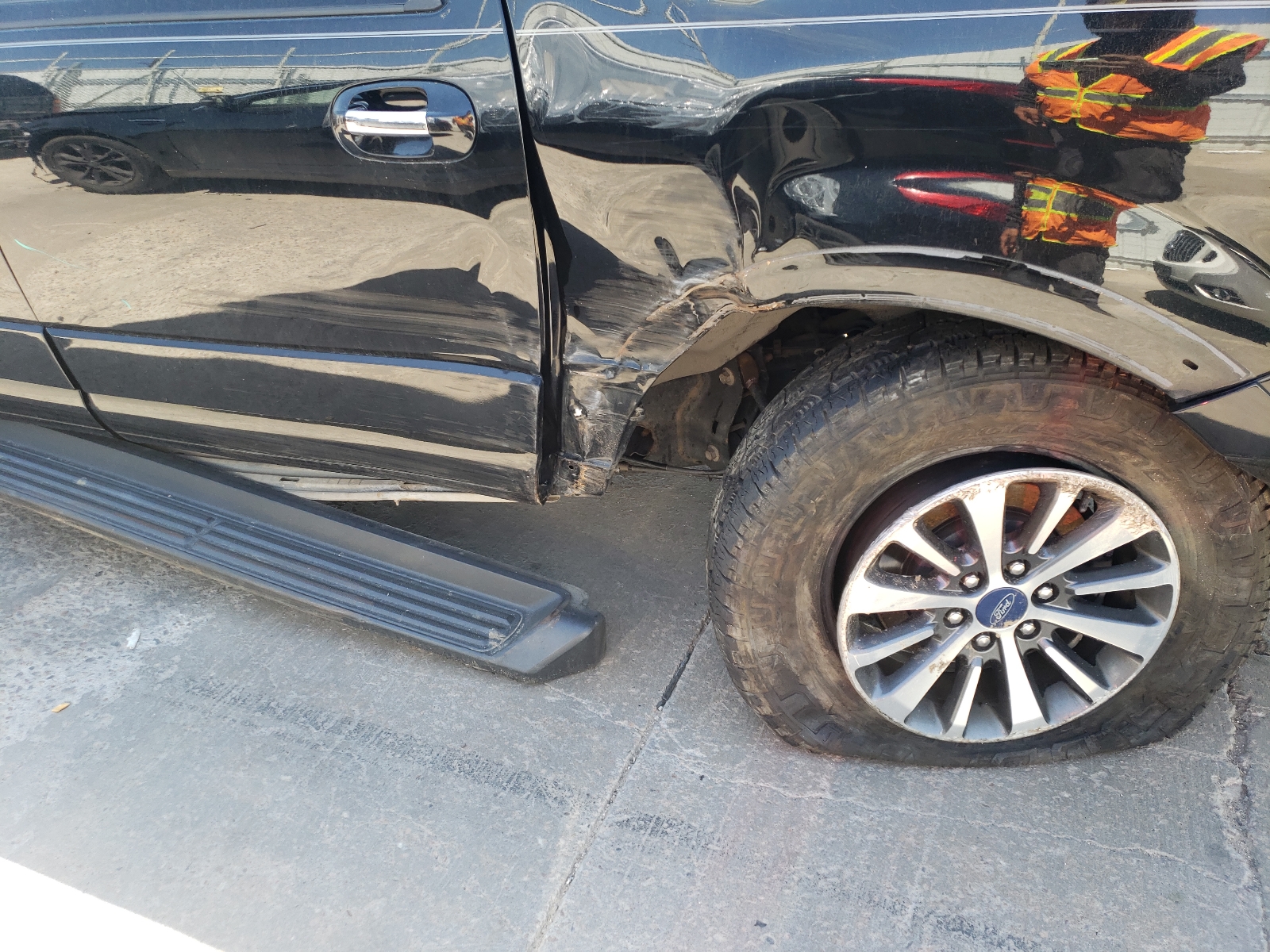Photo 9 from auction – 2016 FORD EXPEDITION with VIN 1FMJK1JT3GEF38794