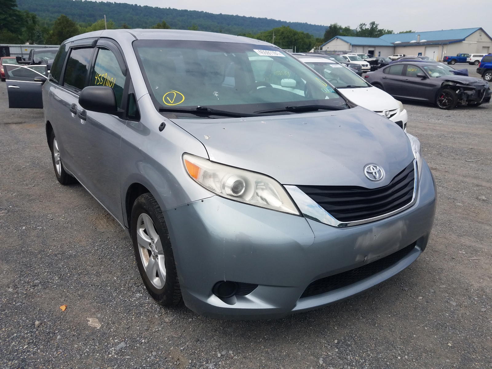 TOYOTA SIENNA 2012 with VIN 5TDZK3DC9CS185674 - Photo from auction