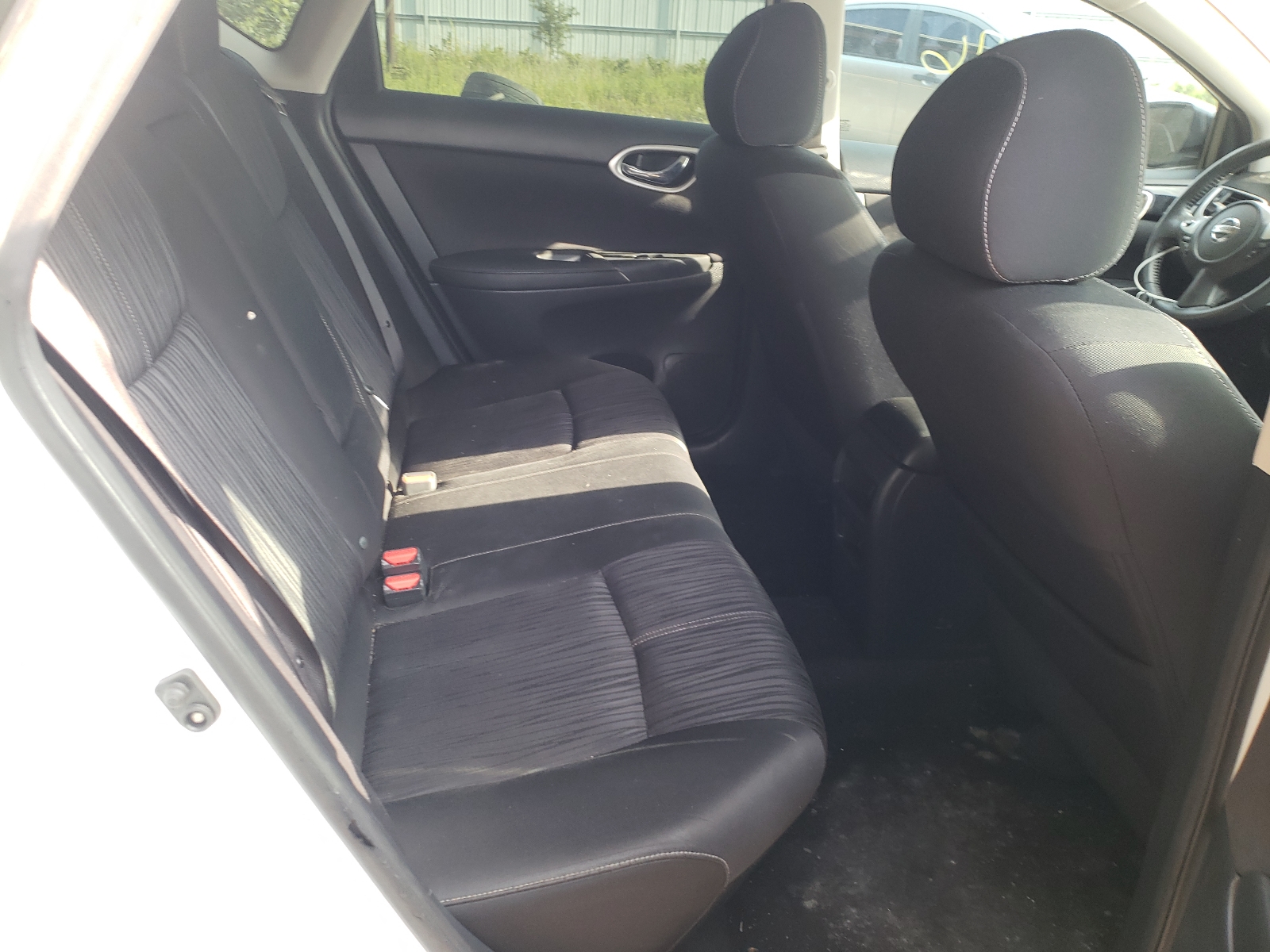 Photo 6 from auction – 2017 NISSAN SENTRA S with VIN 3N1AB7AP8HL640929