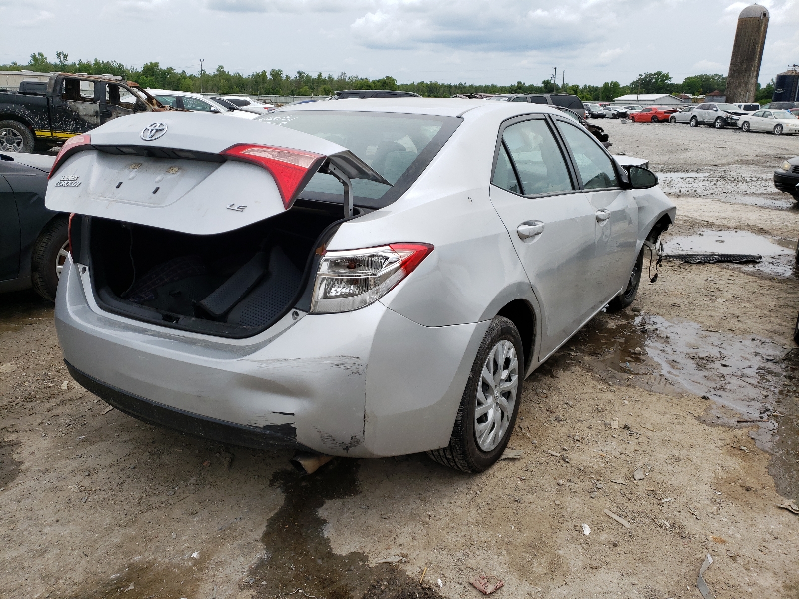Photo 4 from auction – 2017 TOYOTA COROLLA L with VIN 5YFBURHE6HP711737