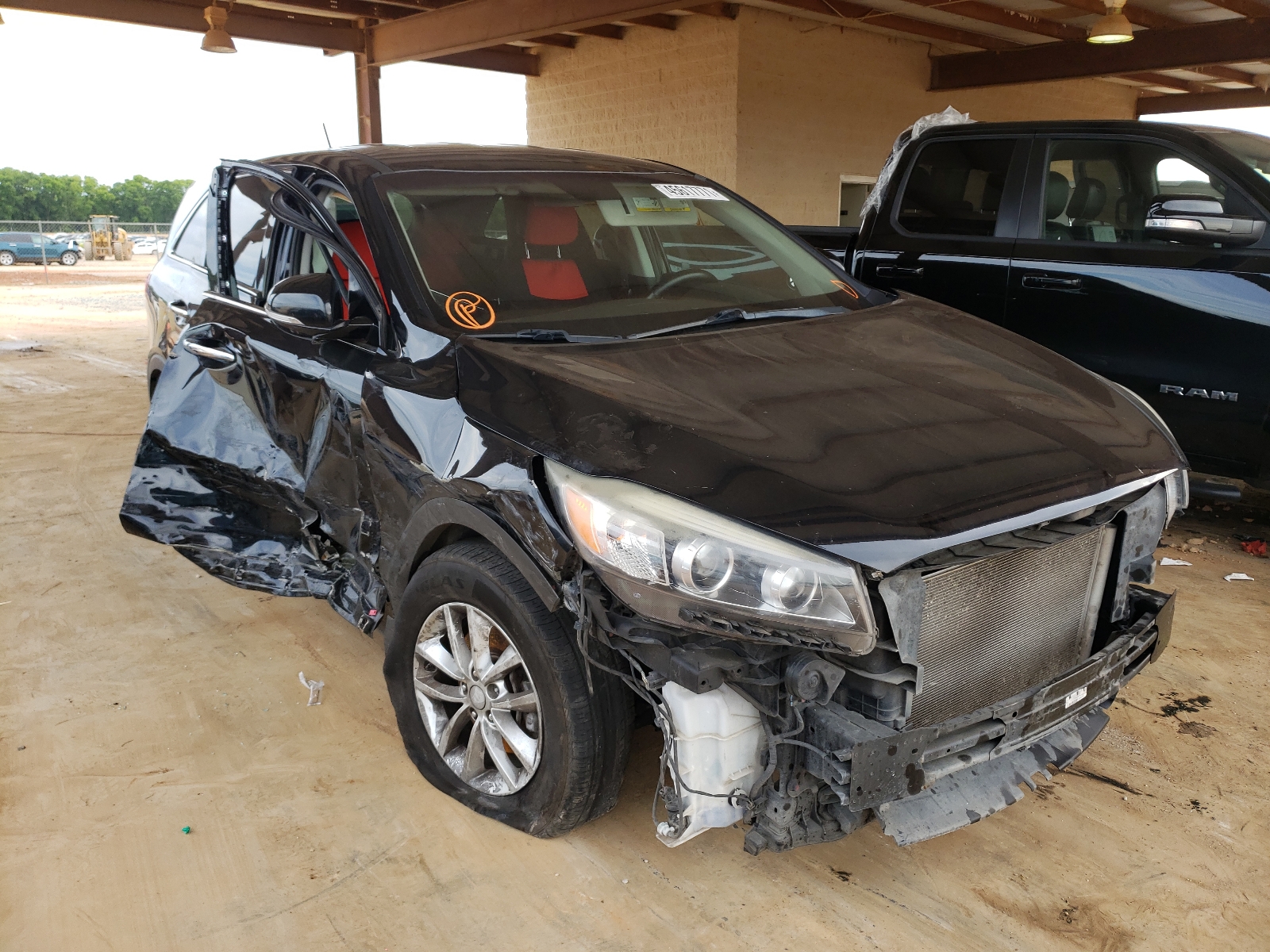 Photo 1 from auction – 2016 KIA SORENTO LX with VIN 5XYPG4A39GG028247