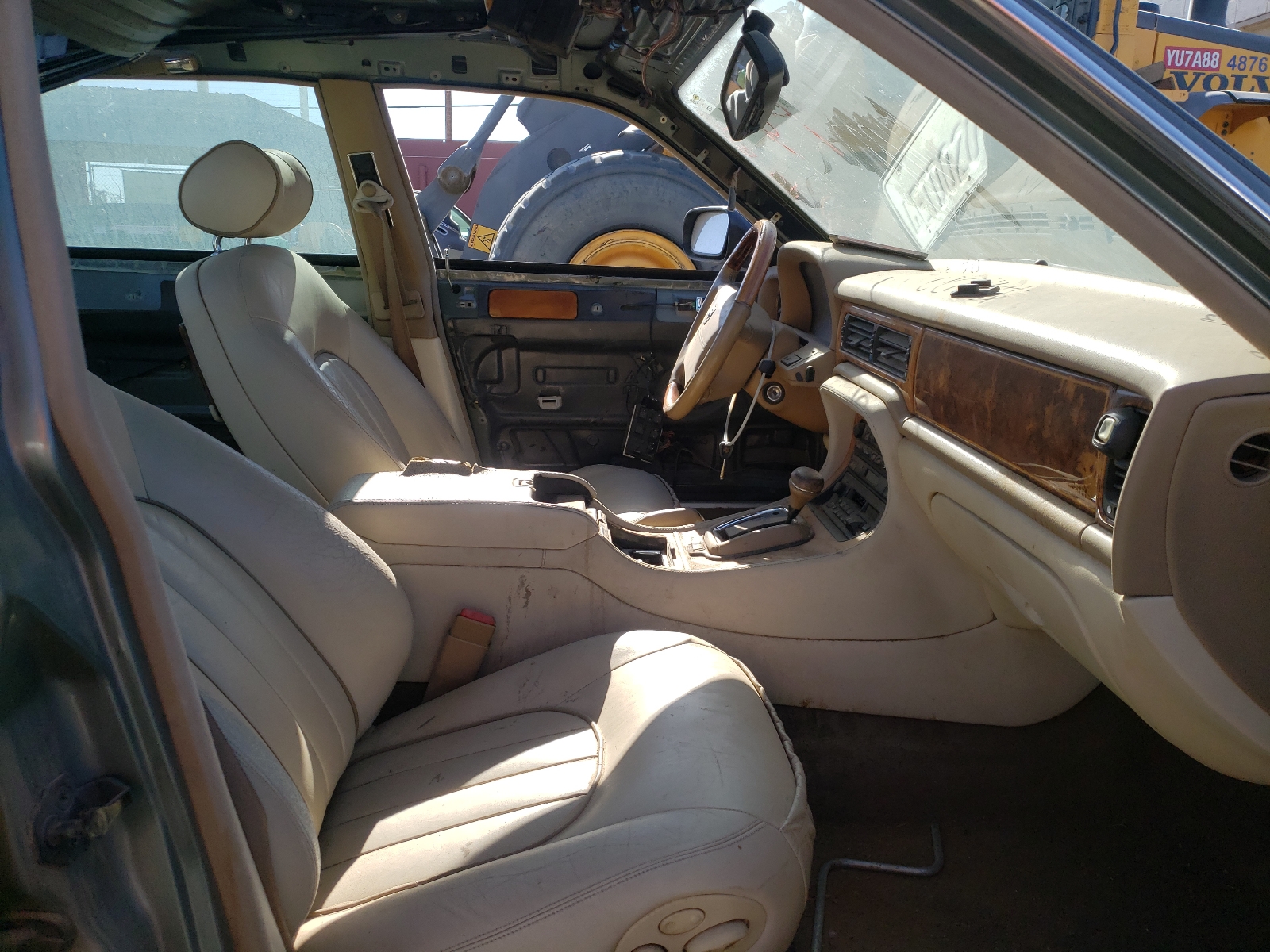 Photo 5 from auction – 1995 JAGUAR VANDENPLAS with VIN SAJKX1742SC744673