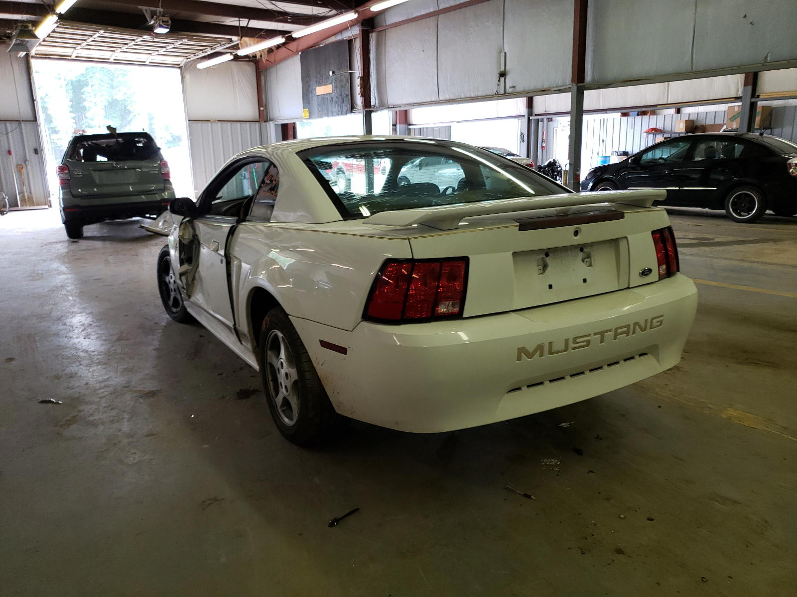 Photo 3 from auction – 2002 FORD MUSTANG with VIN 1FAFP404X2F155161