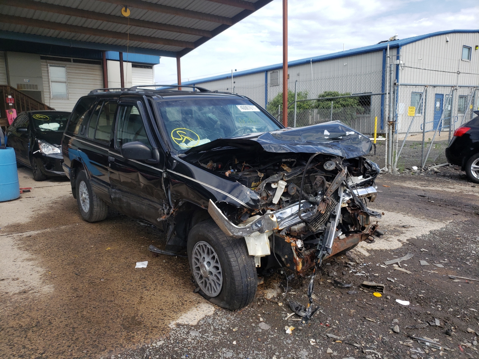 Photo 1 from auction – 1997 NISSAN PATHFINDER with VIN JN8AR05Y9VW185604