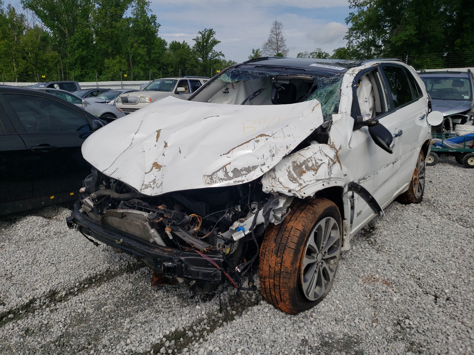 Photo 2 from auction – 2015 KIA SORENTO SX with VIN 5XYKWDA75FG659219