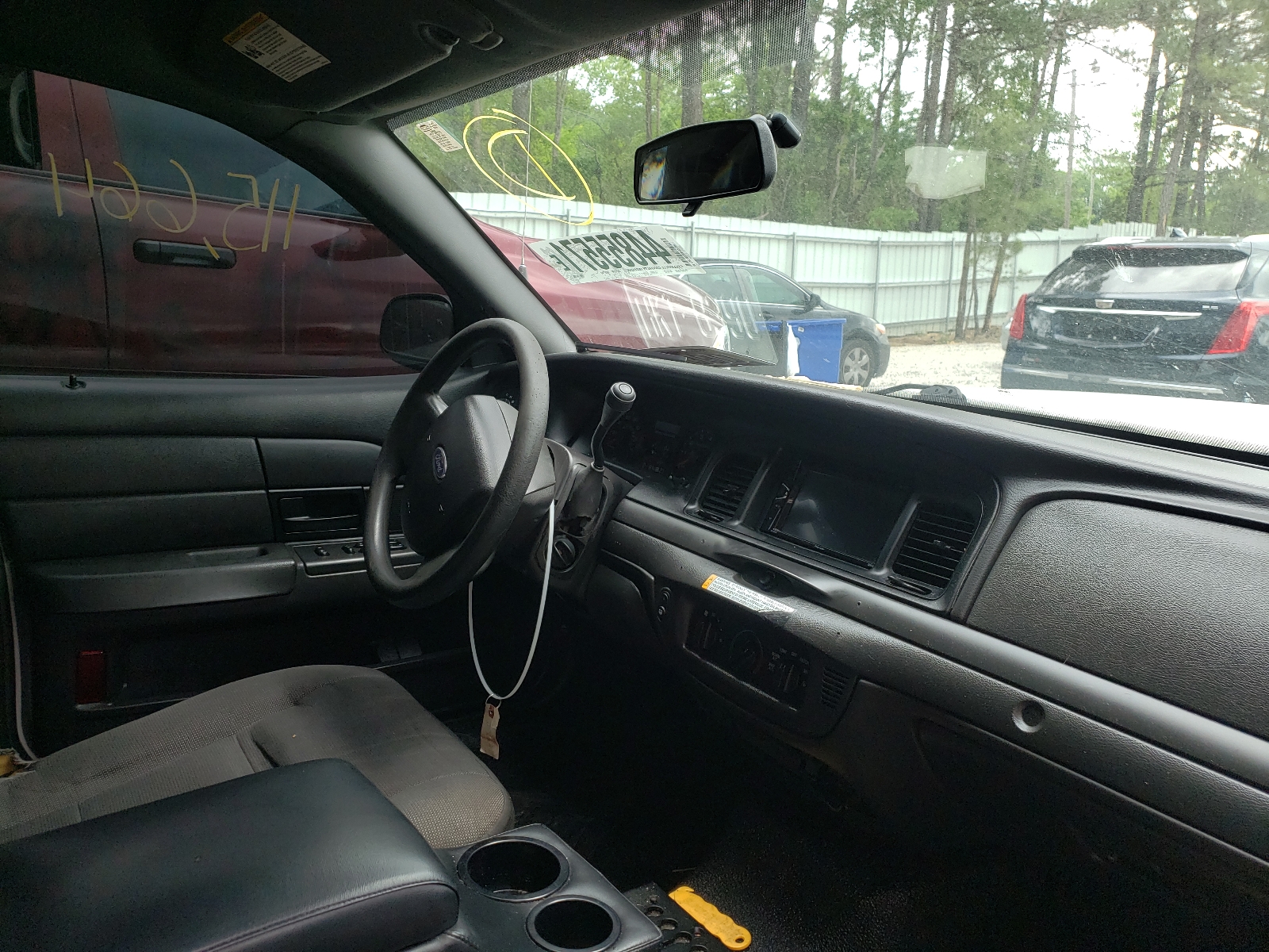 Photo 5 from auction – 2007 FORD CROWN VICT with VIN 2FAFP71W17X142604