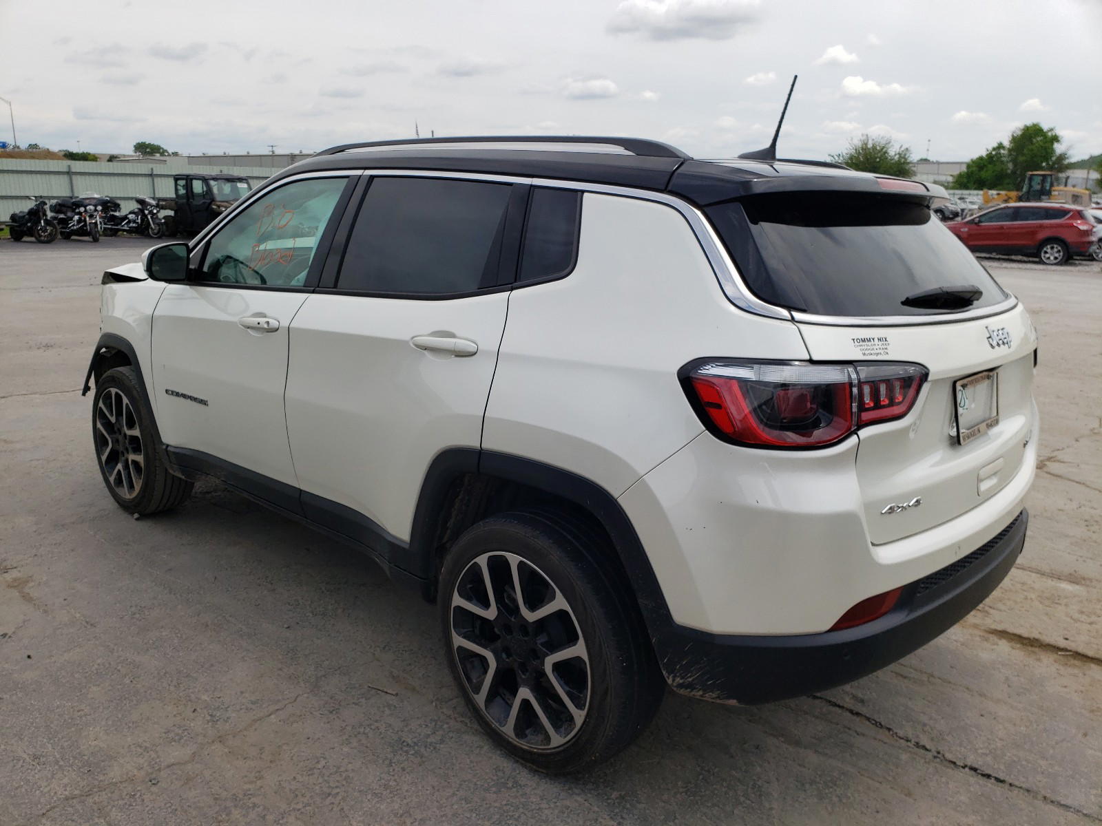 Photo 3 from auction – 2018 JEEP COMPASS LI with VIN 3C4NJDCB9JT245990