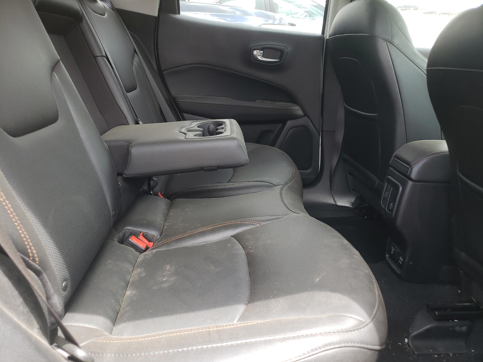 Photo 6 from auction – 2019 JEEP COMPASS LI with VIN 3C4NJDCB0KT840146