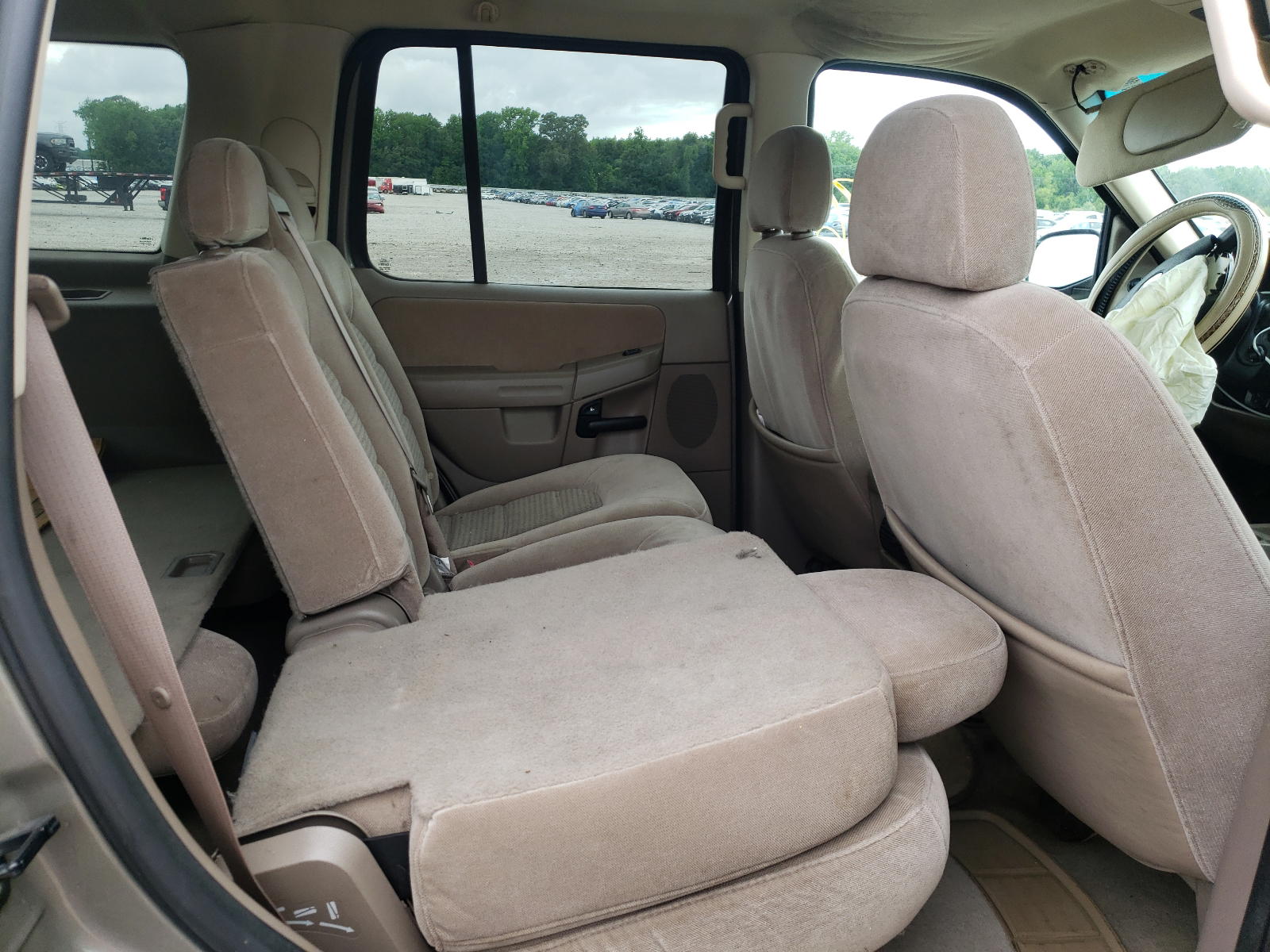 Photo 6 from auction – 2005 FORD EXPLORER X with VIN 1FMZU73K65ZA35402
