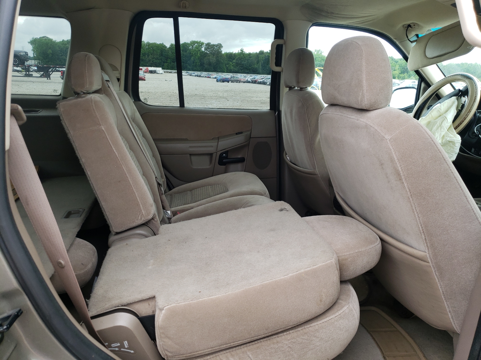Фото 6 с аукциона – 2005 FORD EXPLORER X с VIN 1FMZU73K65ZA35402