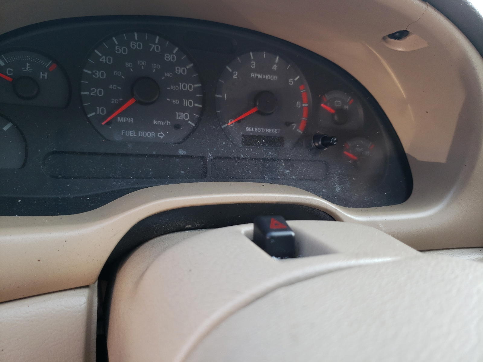 Photo 8 from auction – 2002 FORD MUSTANG with VIN 1FAFP40462F191445