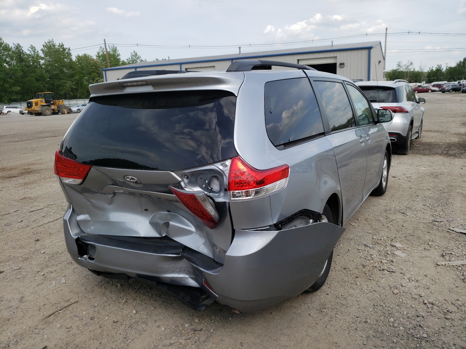 Photo 4 from auction – 2014 TOYOTA SIENNA CAR with VIN 5TDKK3DCXES436786