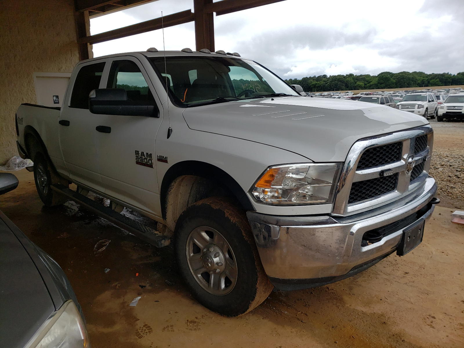 DODGE RAM 2500 2018 with VIN 3C6UR5CJ0JG231879 - Photo from auction