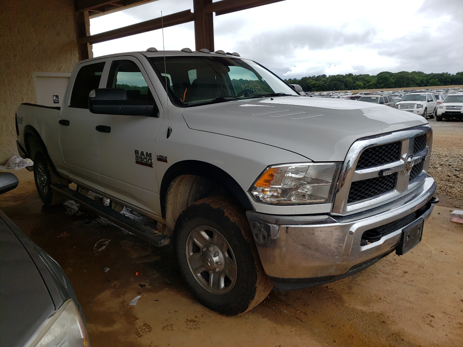 DODGE RAM 2500 2018 z numerem VIN 3C6UR5CJ0JG231879 - Zdjęcie z aukcji