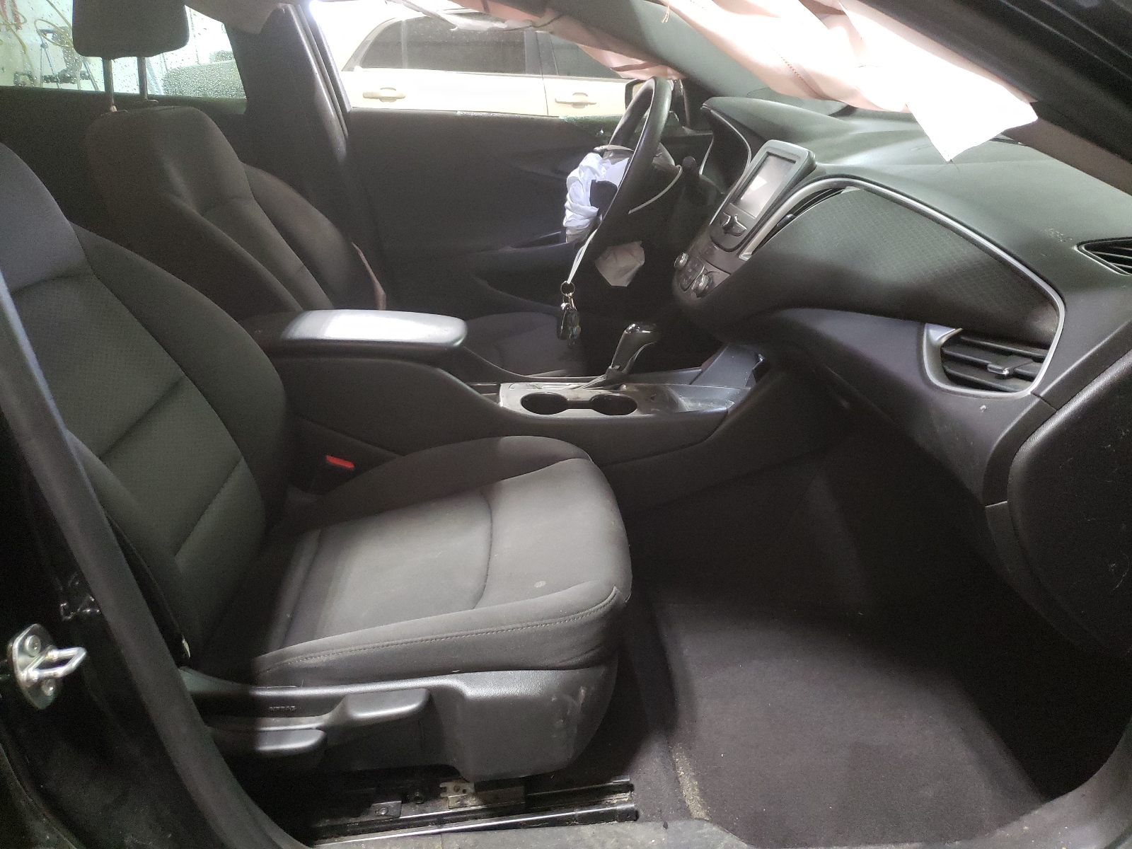 Photo 5 from auction – 2017 CHEVROLET MALIBU LS with VIN 1G1ZB5ST5HF167669