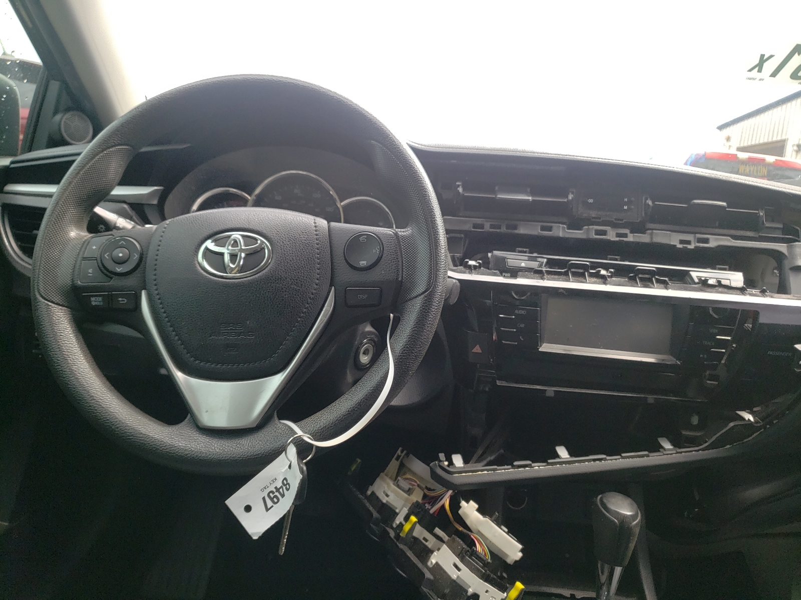 Photo 9 from auction – 2016 TOYOTA COROLLA L with VIN 5YFBURHE8GP525647
