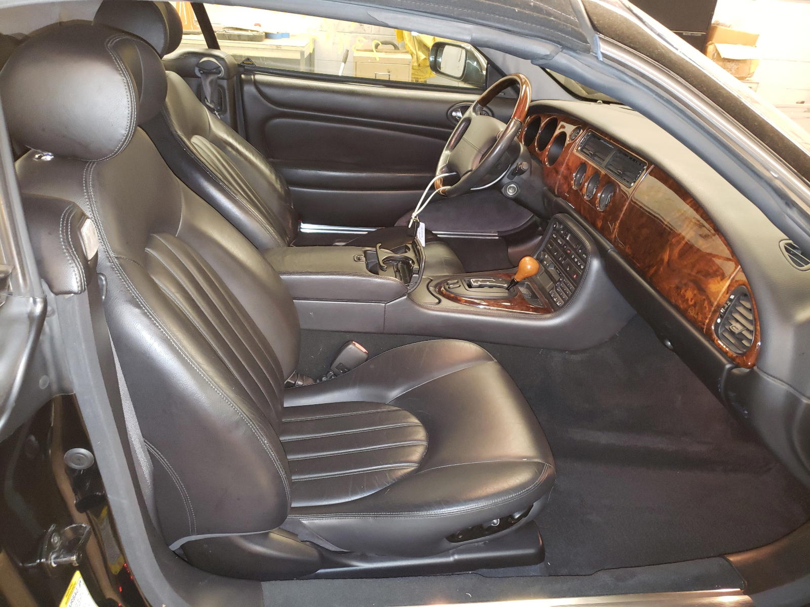 Photo 5 from auction – 2002 JAGUAR XK8 with VIN SAJDA42C82NA29107
