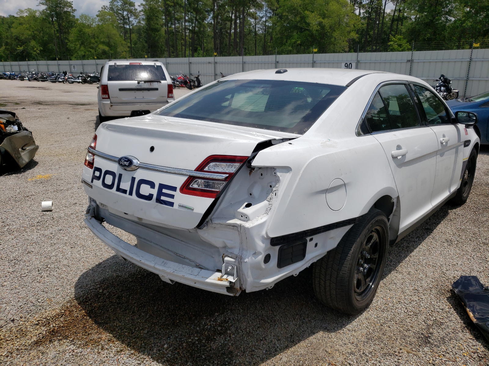 Photo 4 from auction – 2019 FORD TAURUS POL with VIN 1FAHP2MT2KG103516