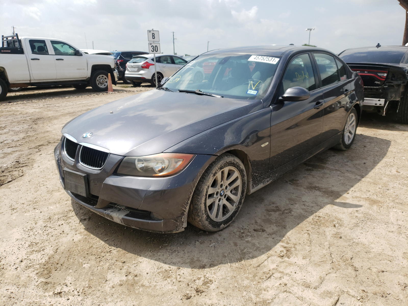 Photo 2 from auction – 2007 BMW 328 I with VIN WBAVA37567NL11187