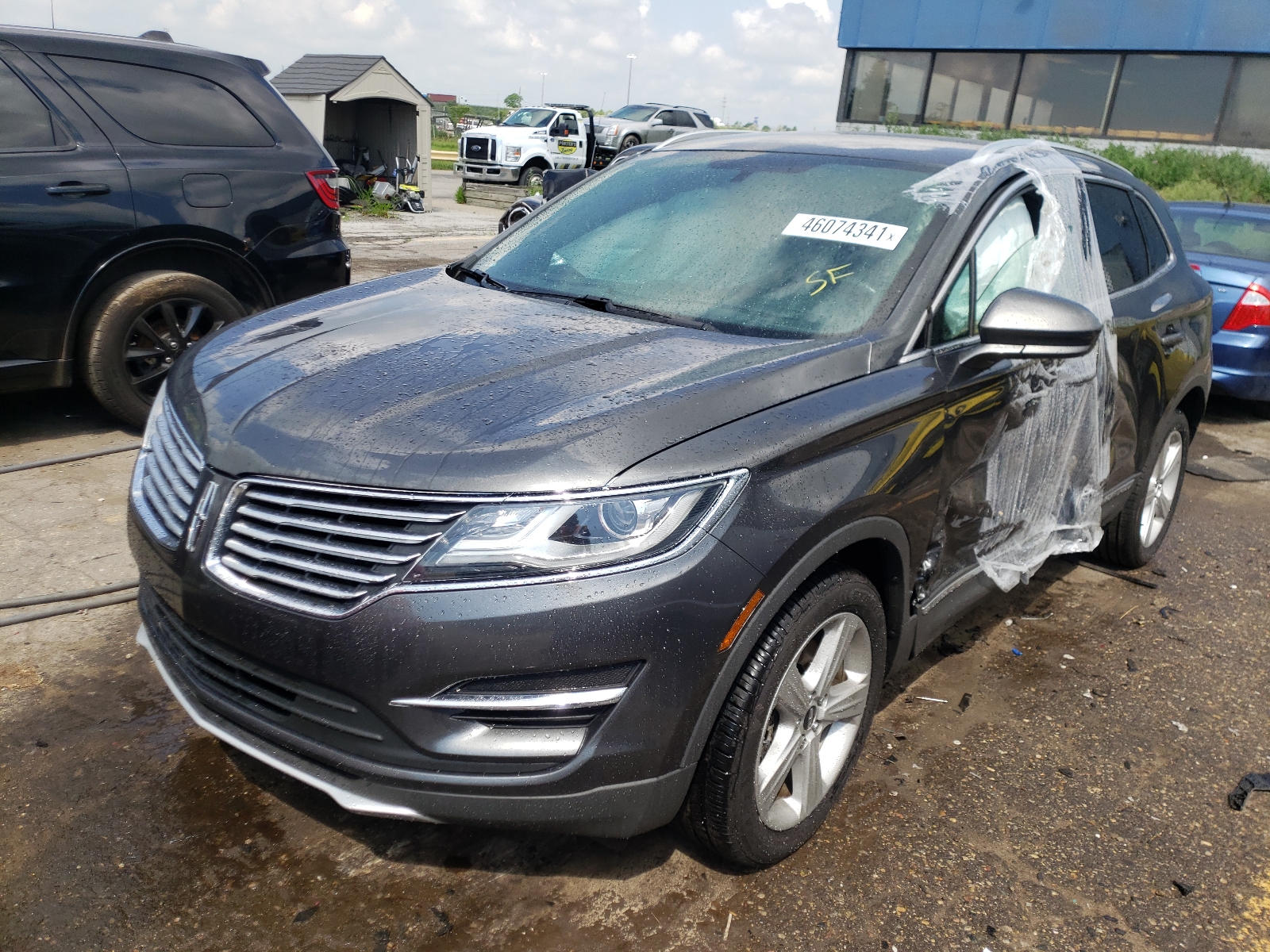 Photo 2 from auction – 2017 LINCOLN MKC PREMIE with VIN 5LMCJ1C97HUL12484