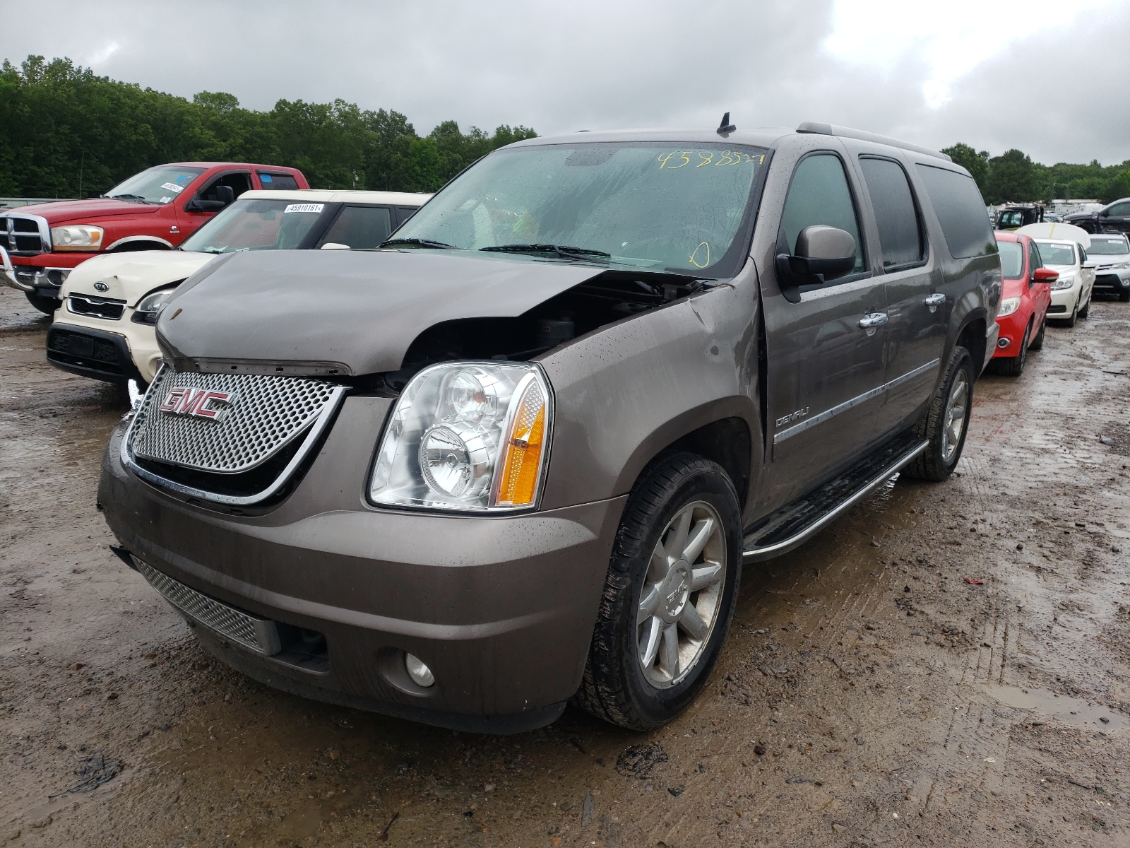 Photo 2 from auction – 2013 GMC YUKON XL D with VIN 1GKS2MEF6DR227822
