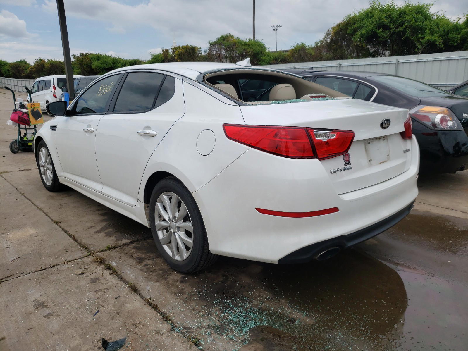 Photo 3 from auction – 2015 KIA OPTIMA EX with VIN 5XXGN4A70FG387045