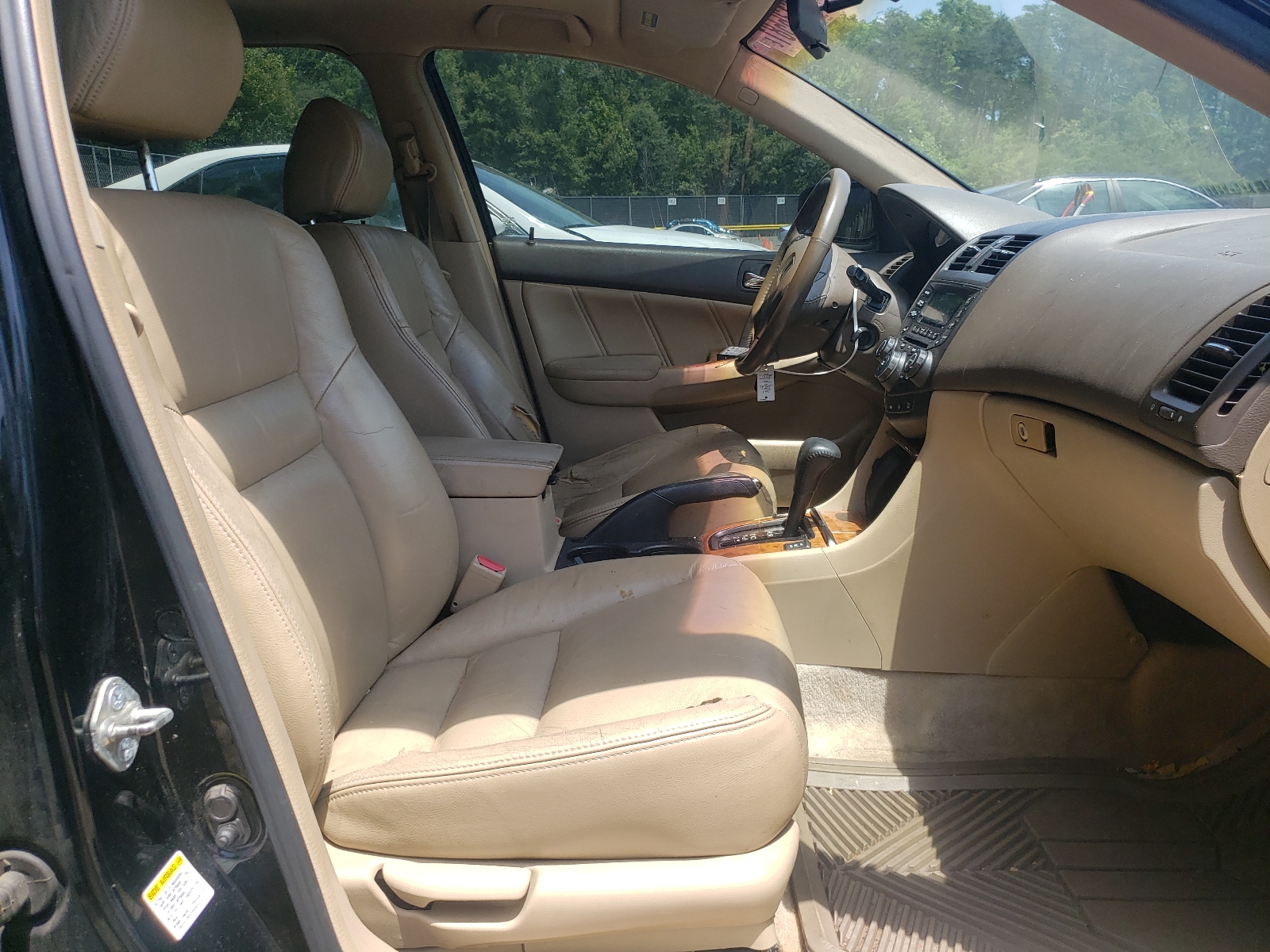 Photo 5 from auction – 2004 HONDA ACCORD EX with VIN 1HGCM56844A111163