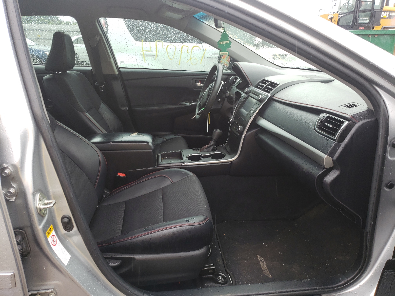 Photo 5 from auction – 2017 TOYOTA CAMRY LE with VIN 4T1BF1FK8HU662320
