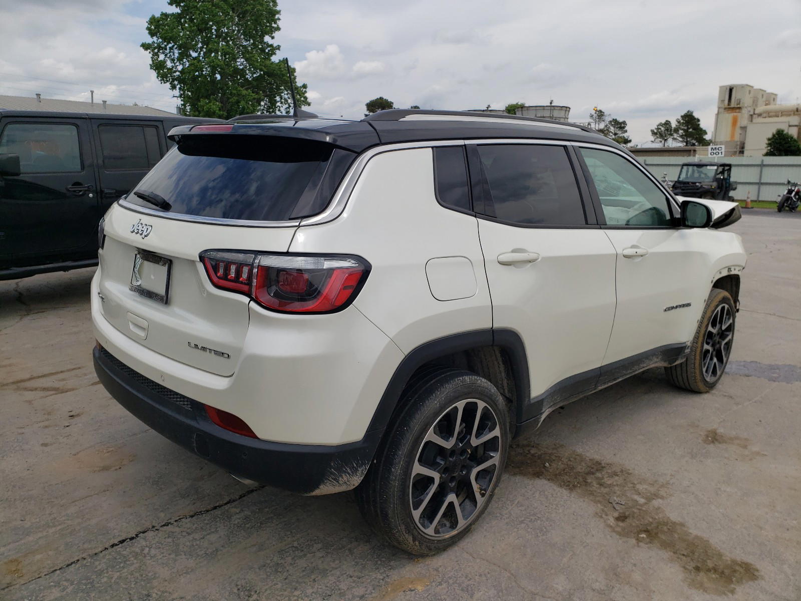 Photo 4 from auction – 2018 JEEP COMPASS LI with VIN 3C4NJDCB9JT245990