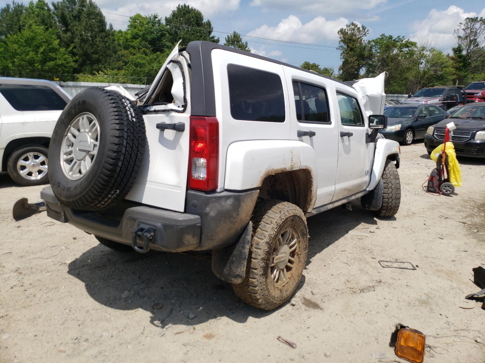 Photo 4 from auction – 2007 HUMMER H3 with VIN 5GTDN13E078254652