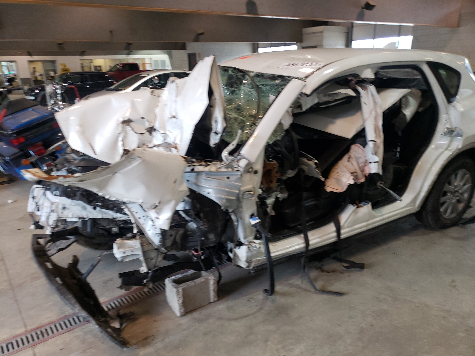 Photo 9 from auction – 2015 MAZDA CX-5 SPORT with VIN JM3KE2BE1F0494478