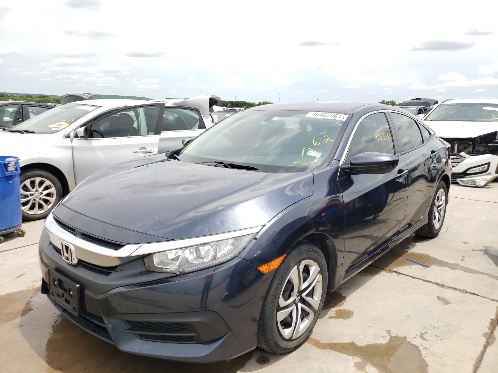 Photo 2 from auction – 2017 HONDA CIVIC LX with VIN 19XFC2F5XHE042176
