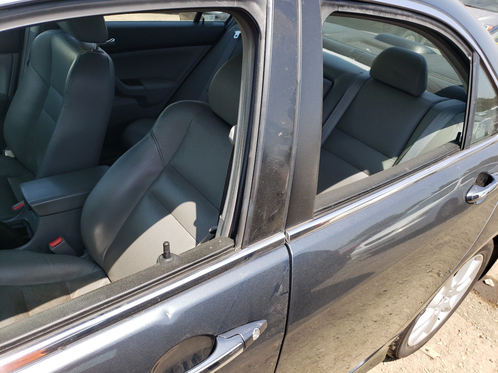 Photo 9 from auction – 2007 ACURA TSX with VIN JH4CL96977C021496