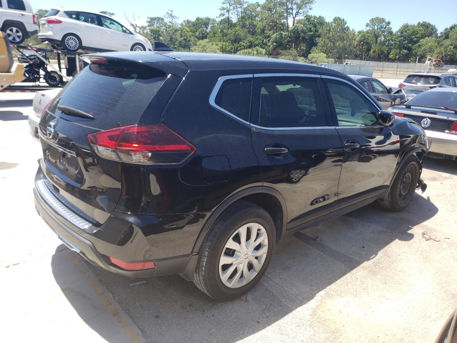 Photo 4 from auction – 2018 NISSAN ROGUE S with VIN KNMAT2MT3JP621253