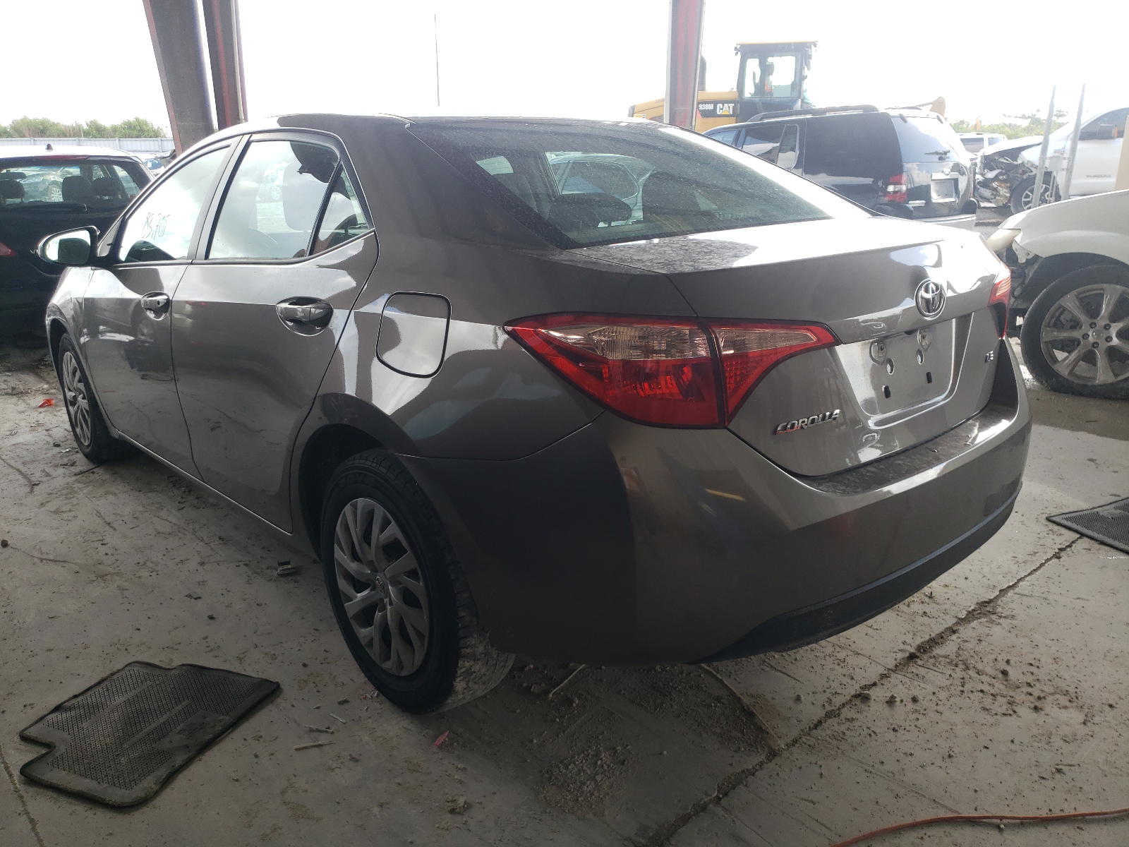 Photo 3 from auction – 2017 TOYOTA COROLLA L with VIN 2T1BURHE2HC762880