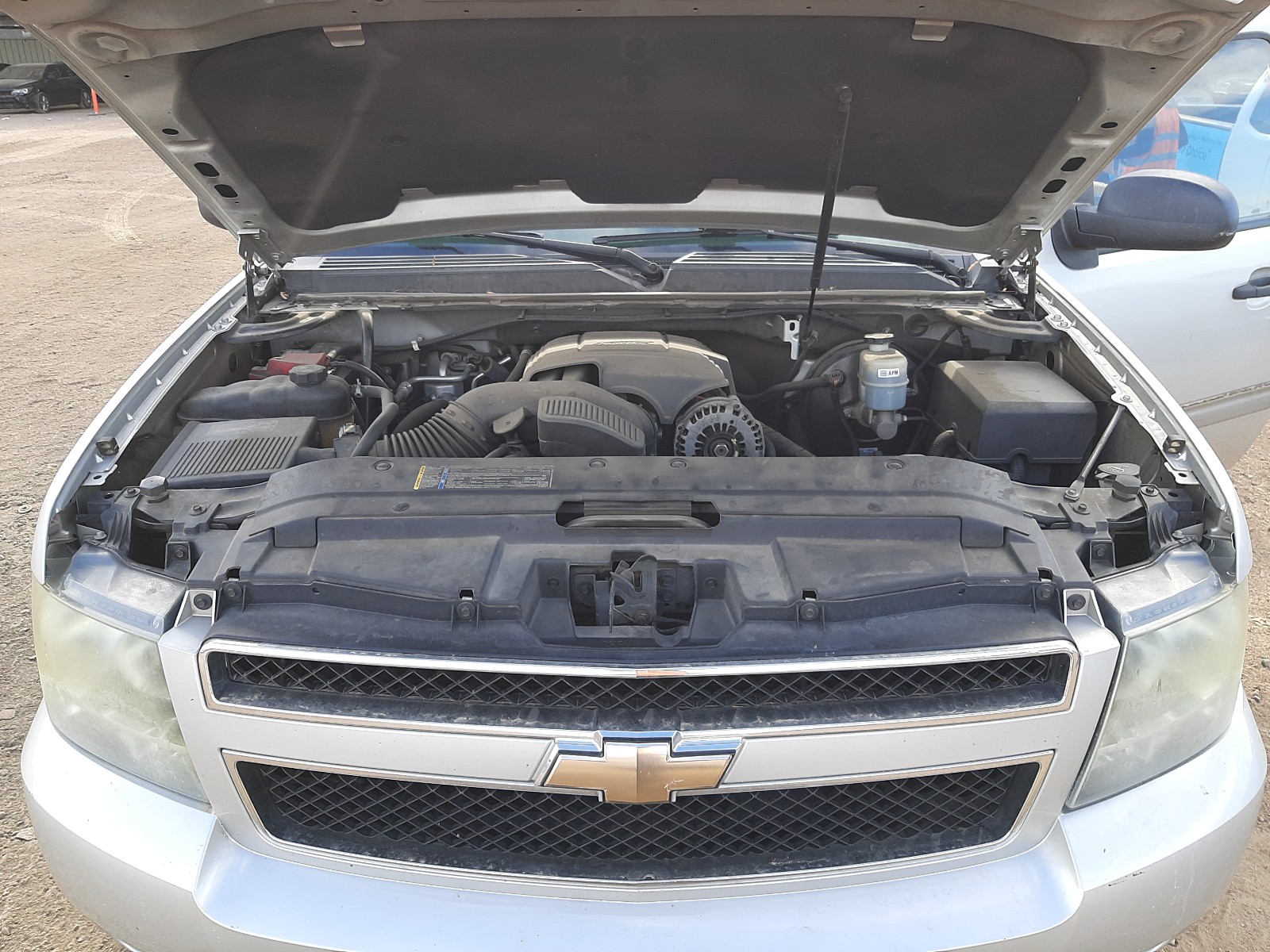 Photo 7 from auction – 2010 CHEVROLET SUBURBAN C with VIN 1GNUCHE03AR238476