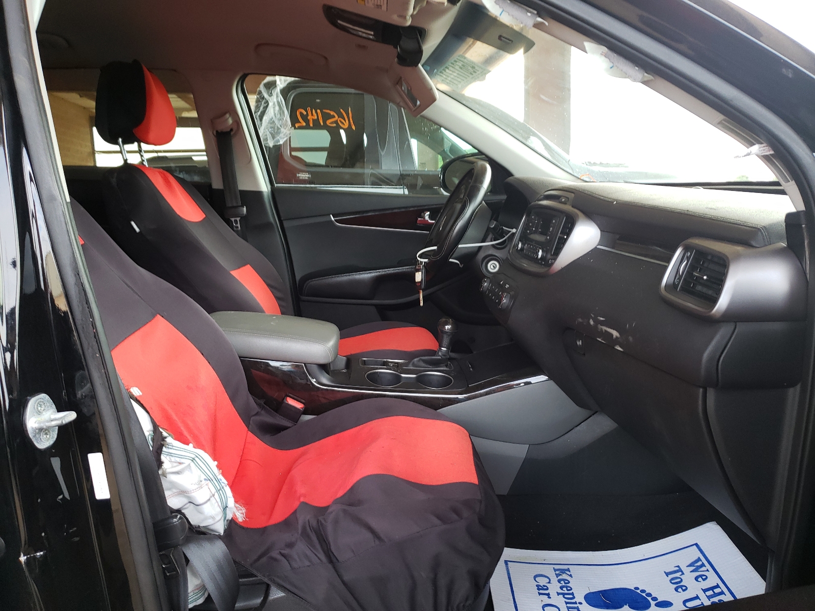 Photo 5 from auction – 2016 KIA SORENTO LX with VIN 5XYPG4A39GG028247