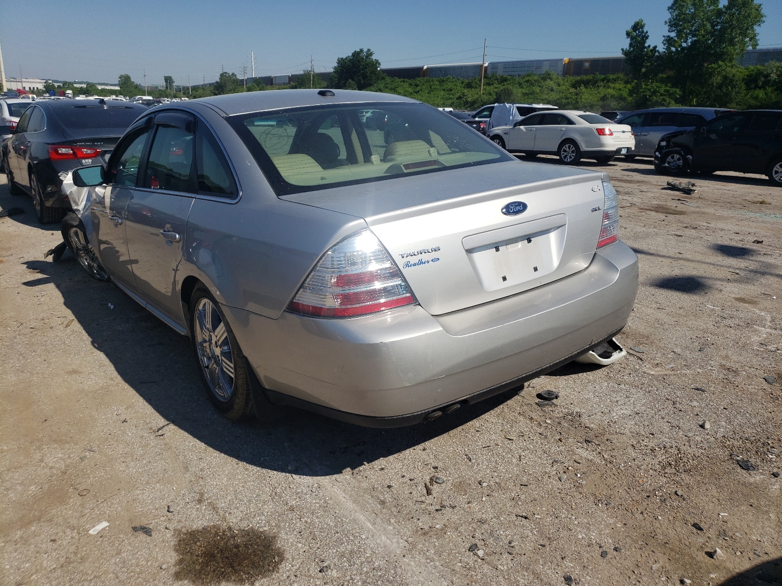 Photo 3 from auction – 2008 FORD TAURUS SEL with VIN 1FAHP24W28G182351