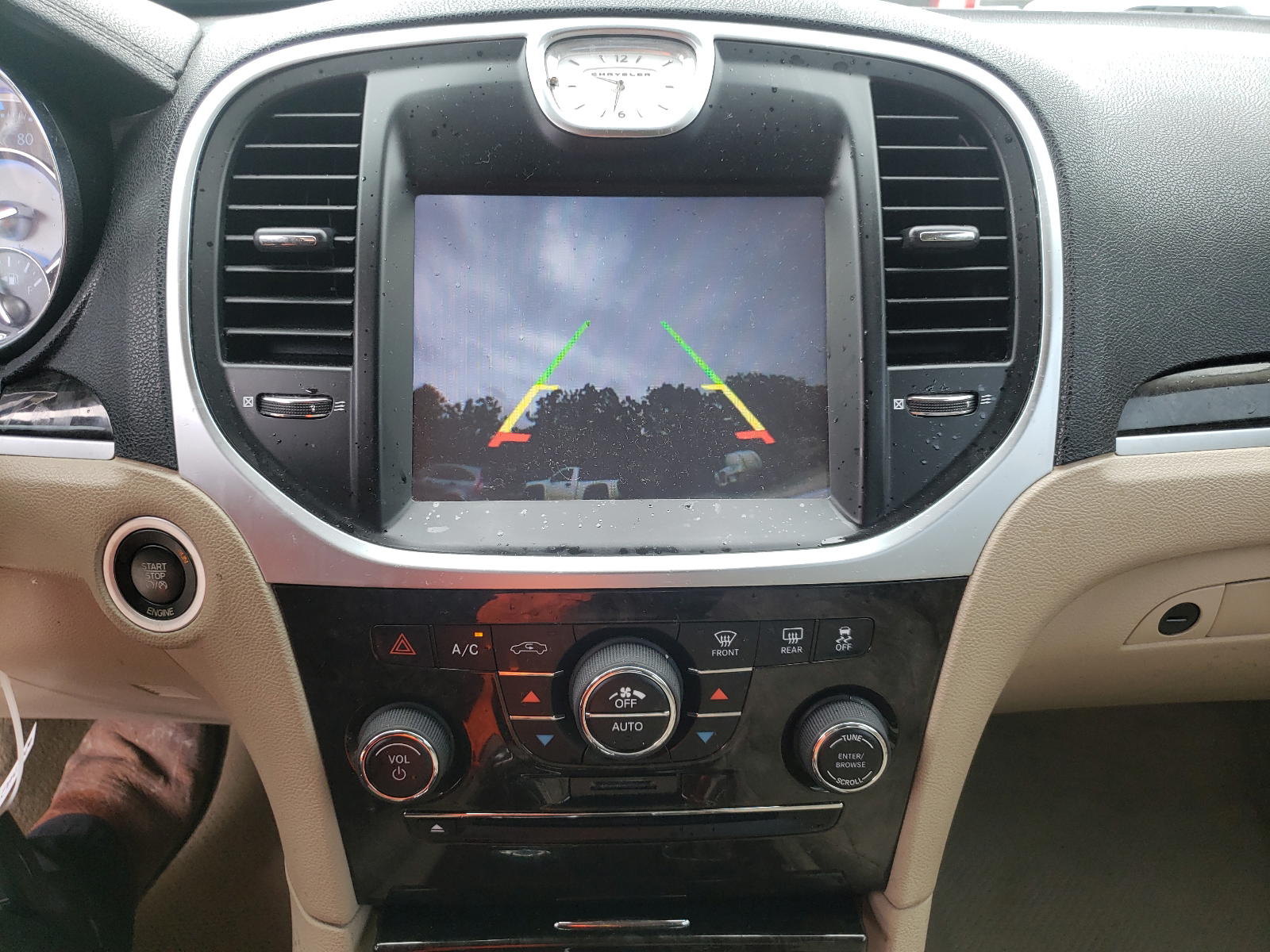 Photo 9 from auction – 2014 CHRYSLER 300 with VIN 2C3CCAAG2EH380763