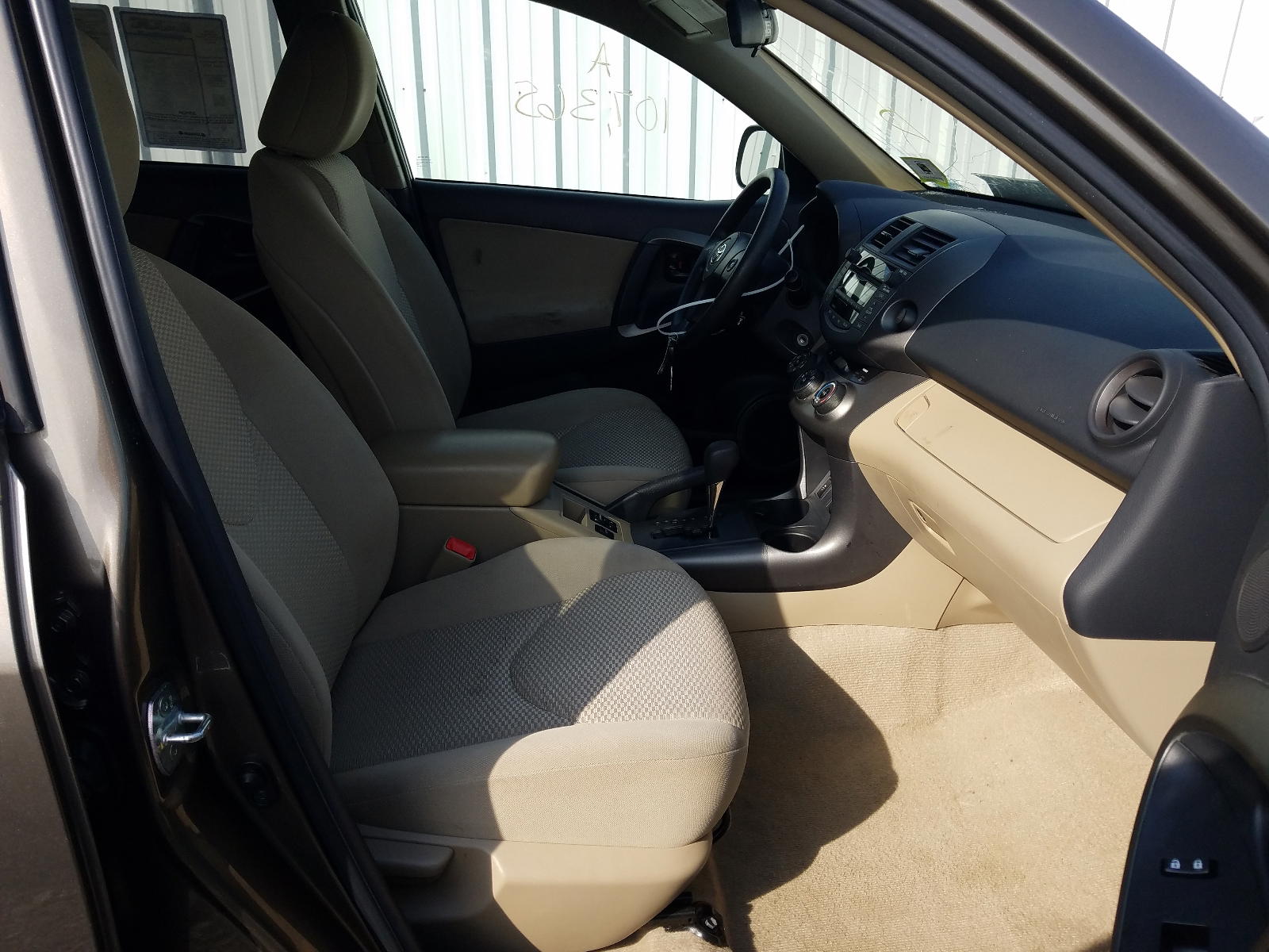 Photo 5 from auction – 2011 TOYOTA RAV4 with VIN 2T3BF4DV5BW108987